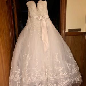 Casablanca wedding gown